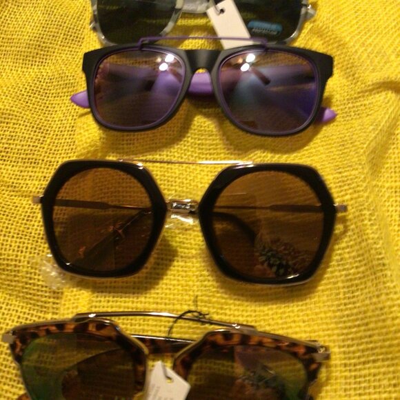Set Of 6 New Sunglasses From Huntington Beach 100 to 400 uv rays assorted styles - Picture 2 of 4